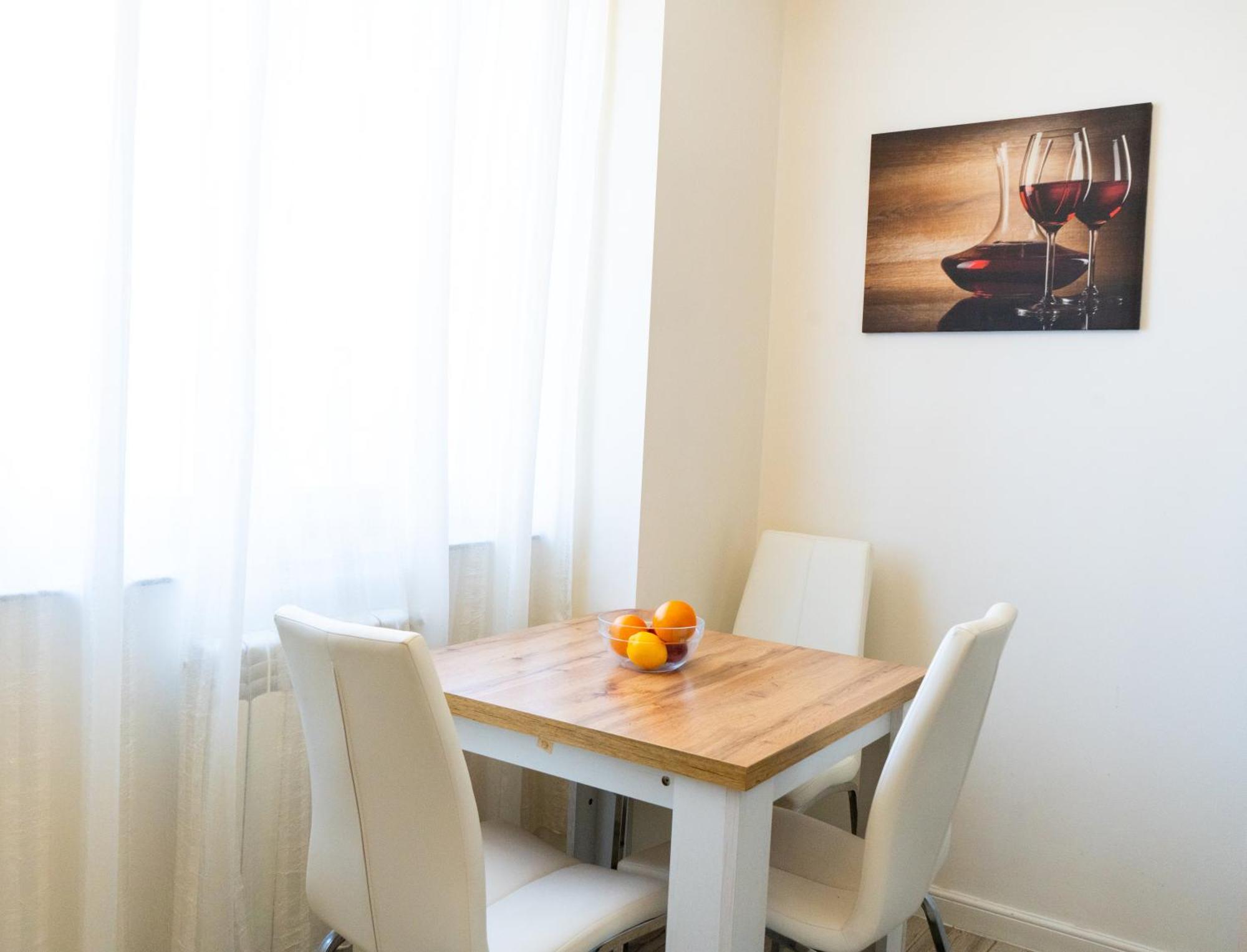 Alexis Spacious Classic Apartment Mamaia Exterior photo