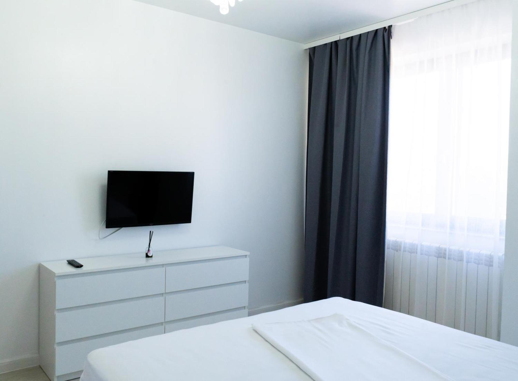 Alexis Spacious Classic Apartment Mamaia Exterior photo